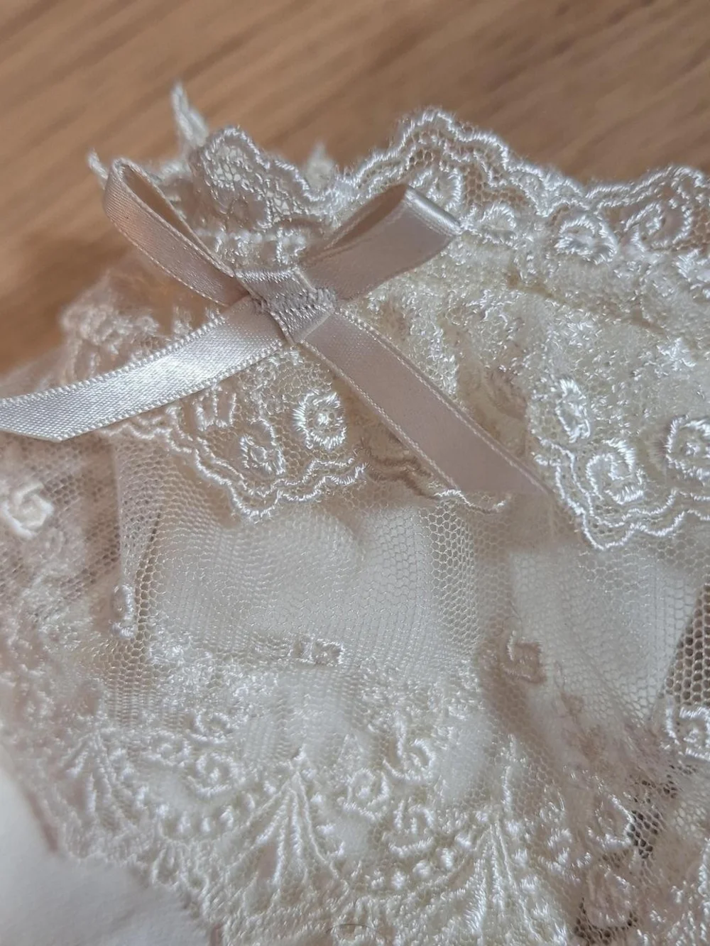 Innocent World Ivory Rose Lace Cuff Ankle Socks | Classic Lolita